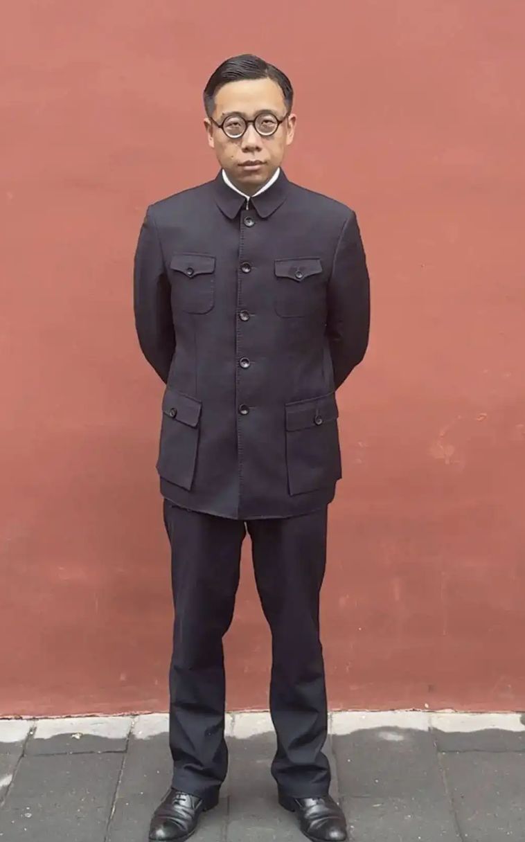 ▲与溥仪相似度几乎100%的安徽小伙付强因此转型成影片博主。 （图/翻摄封面新闻）