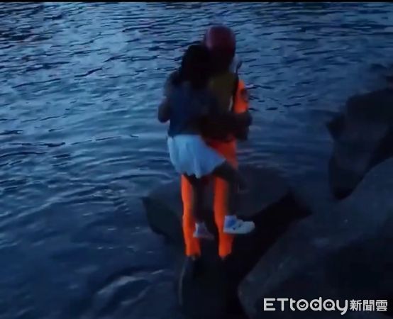 ▲海巡急救金樽落海女童。（圖／記者楊晨東翻攝）