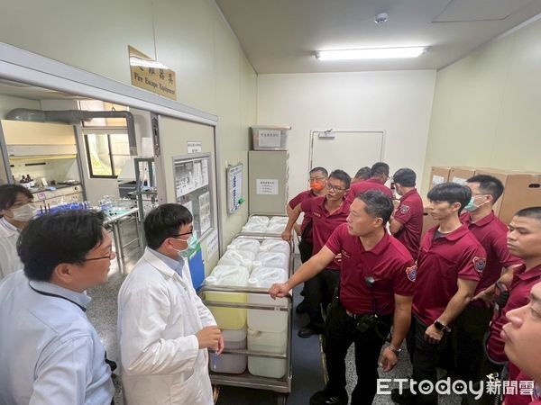 ▲台南市消防五大隊與溫士頓醫藥公司進行組訓踏勘，提升防救災應變能量。（圖／記者林東良翻攝，下同）