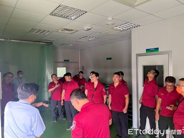 ▲台南市消防五大隊與溫士頓醫藥公司進行組訓踏勘，提升防救災應變能量。（圖／記者林東良翻攝，下同）