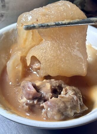 ▲▼獨家口味豬肚湯。（圖／部落客小虎食夢網授權提供）