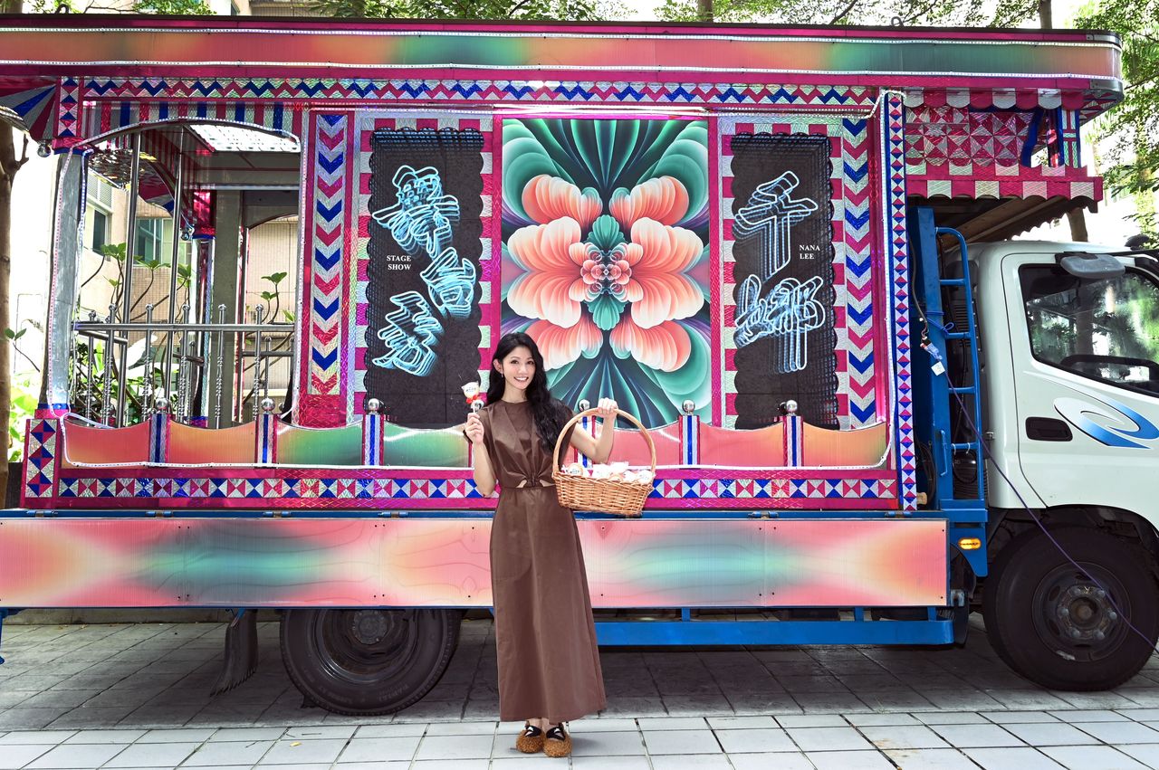 ▲▼李千娜媒體探班巡迴「千娜舞台秀」電子花車初登場。（圖／環球提供）