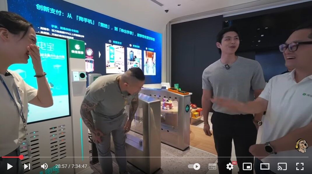 ▲▼             。（圖／翻攝自YouTube／館長惡名昭彰）