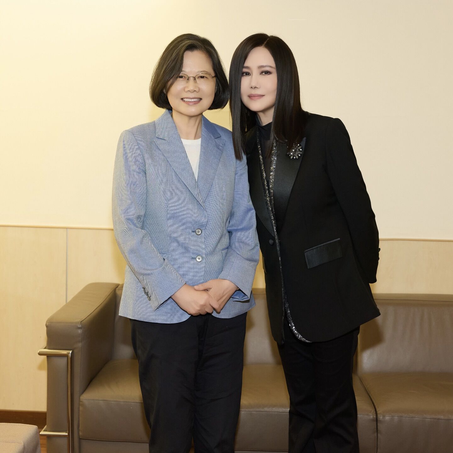 ▲前總統蔡英文與江蕙合照。（圖／翻攝自Facebook／蔡英文）