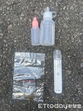 ▲▼台中男子逆向騎車險撞警車，警搜出雙料毒品。（圖／民眾提供，下同）