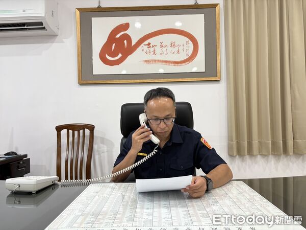 ▲里港警分局長邱逸樵警廣反詐騙宣導。（圖／記者陳崑福翻攝）