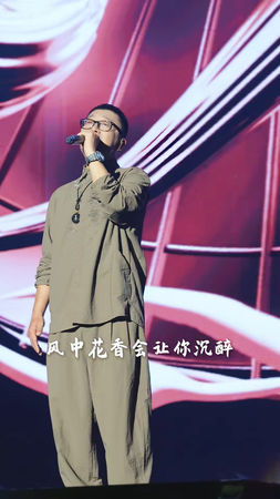 ▲龐龍靠著〈兩隻蝴蝶〉走紅。（圖／翻攝自抖音）