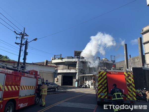 ▲▼            宜蘭某海產冷凍加工廠發生氨氣外洩意外。（圖／記者游芳男翻攝，下同）