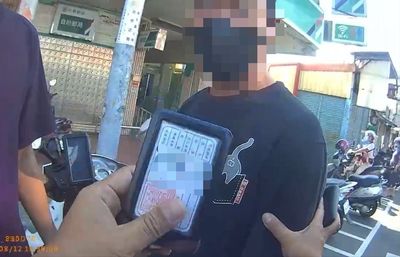 警察在旁邊!白目移工ATM狂領鈔 被逮辯:只是應徵輕鬆工作