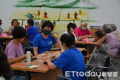 關山第1屆拉密桌遊競賽 另類慶祝祖父母節長輩開心參與