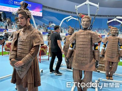 機器人扮成兵馬俑跳舞! 《秦俑魂》奪北京賽事冠軍
