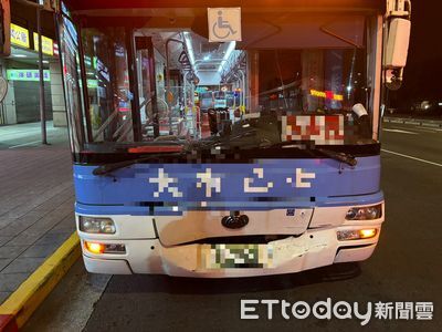 快訊／北市公車紅燈路口追撞多元計程車　乘客嘴唇撕裂傷