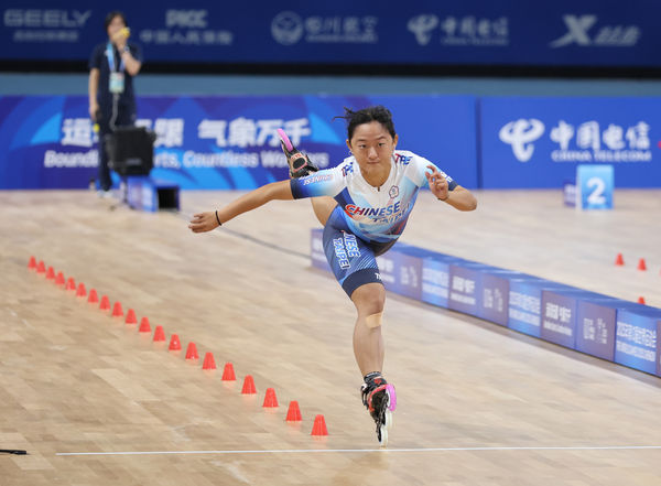 ▲中華隊劉巧兮在世運會女子自由式滑輪速度過樁拿下金牌。（圖／中華奧會提供）