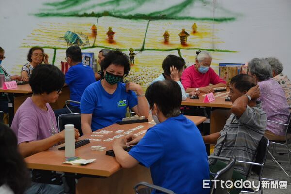 ▲關山鎮舉辦主題為防老益起來第一屆「長青陪伴桌遊拉密」比賽。（圖／記者楊晨東翻攝）