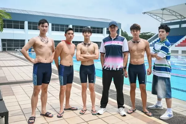 ▲影集《夜半11點學校見》主要演員蔡振廷(左起)、張豐豪、趙崇喆、吳念軒、劉修甫、項婕如、鄭穎、鄭芯恩、陳彥佐今一起參加開鏡儀式。（圖／三匠影視提供）