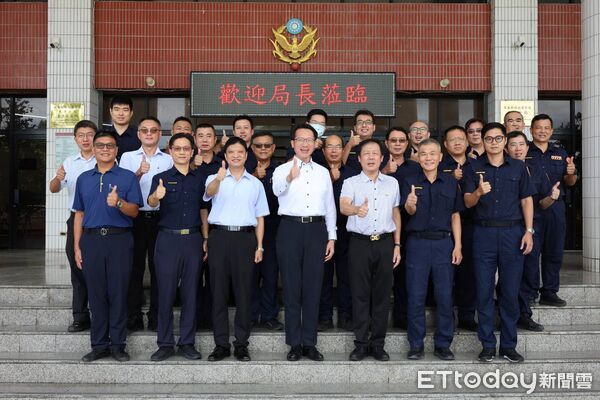 ▲警察局長甘炎泉了解東琉線碼頭交通情形。（圖／記者陳崑福翻攝）
