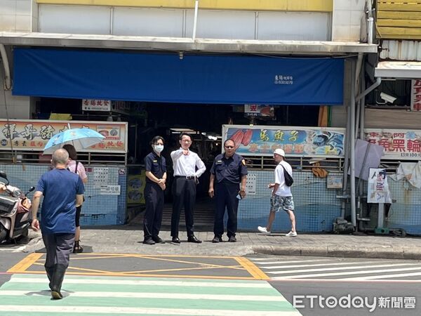 ▲警察局長甘炎泉了解東琉線碼頭交通情形。（圖／記者陳崑福翻攝）