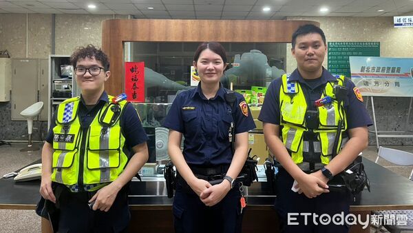 ▲日籍遊客遺失護照險滯台 瑞芳警靠監視器+衝客運站速找回。（圖／記者郭世賢翻攝）