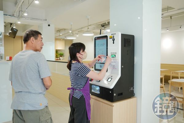 不當歌星賣豬腳番外篇／早稻田學霸　把台灣滷肉賣進日本誠品