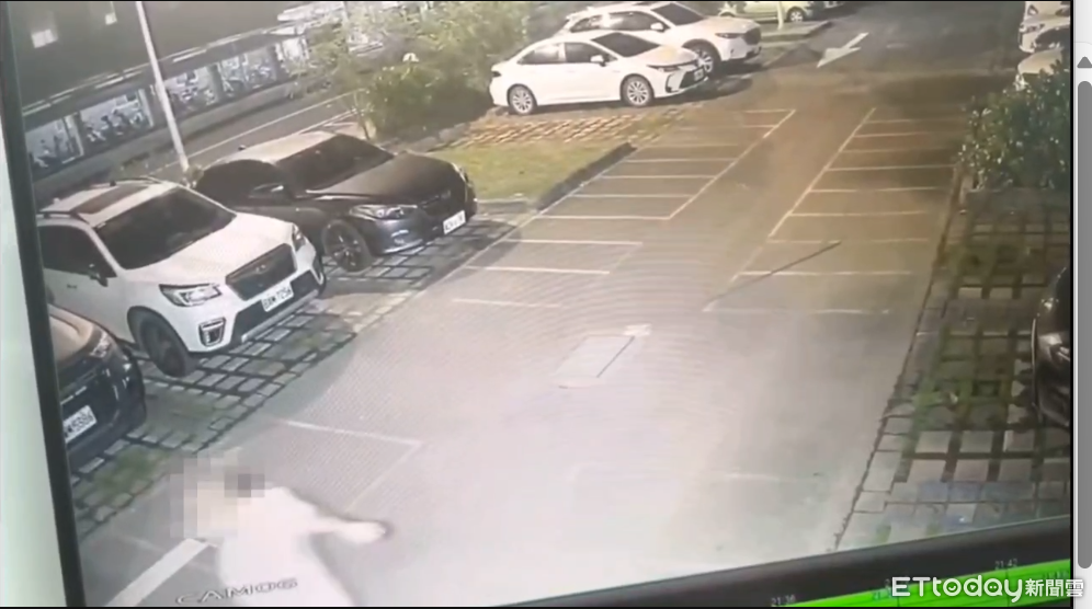 嚇壞！女車停潮州火車站　下車回頭驚見陌生男闖後座偷鑰匙