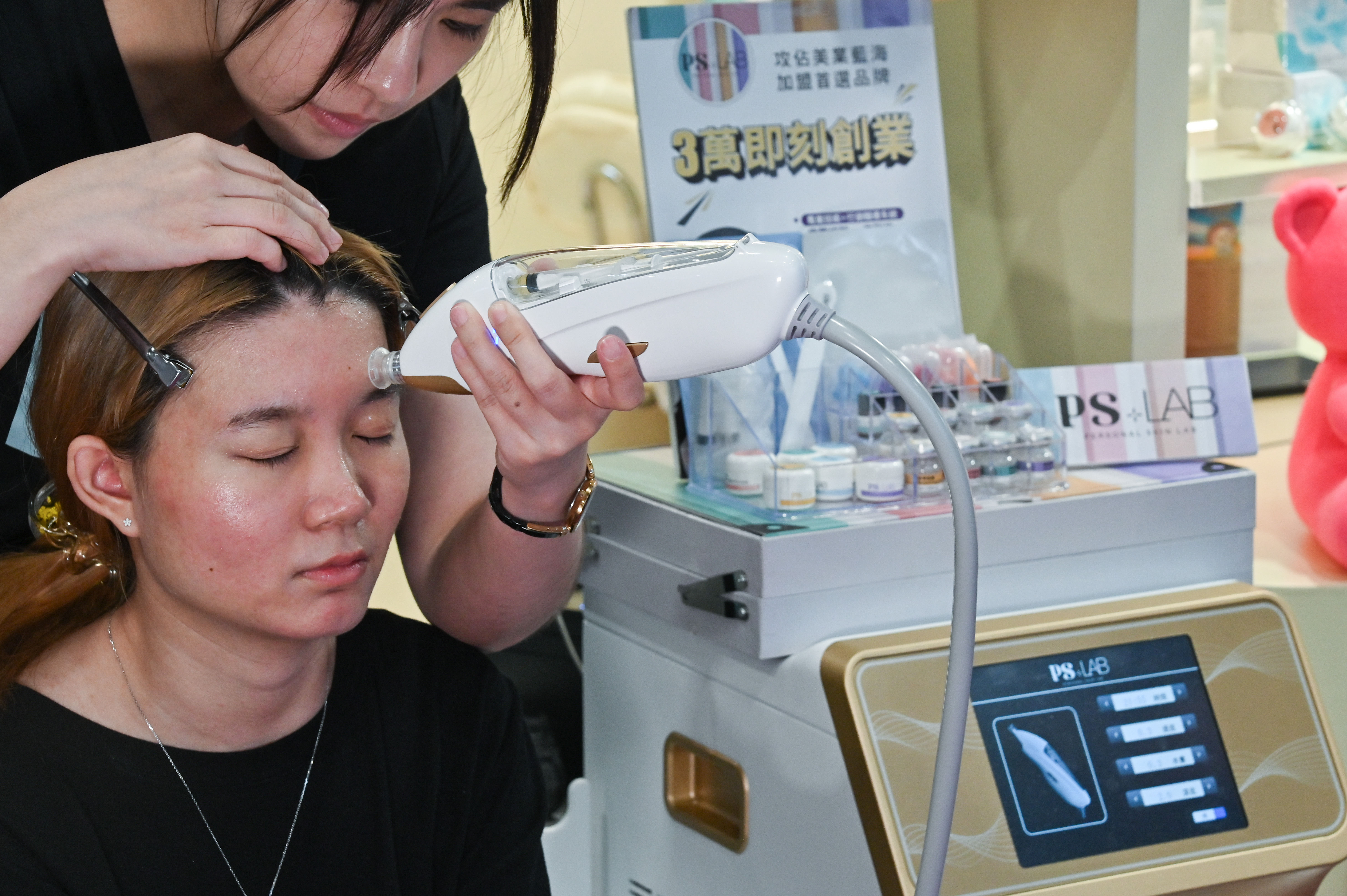 ▲▼東森自然美全新品牌「PS+LAB」參加世貿美容展。（圖／記者李毓康攝）