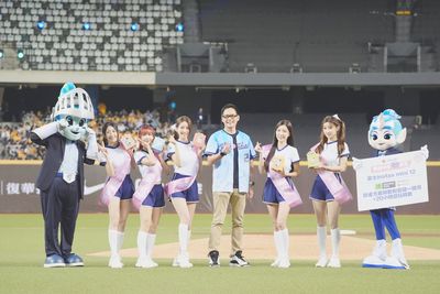 韓重磅男團、水彈女神加持!悍將大巨蛋31588人 隊史主場第2多