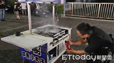 台東四維路夜市章魚丸子攤火警　民眾驚呼老闆急撲滅