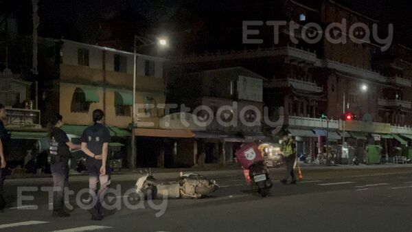 ▲一名熊貓外送員跟一名細肩帶正妹發生車禍             。（圖／記者吳奕靖攝）