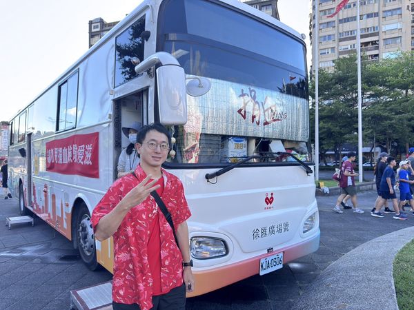 ▲「一袋熱血，一份龍情」 味全龍x天母商圈x爆肝護士公益捐血活動。（圖／味全龍提供）