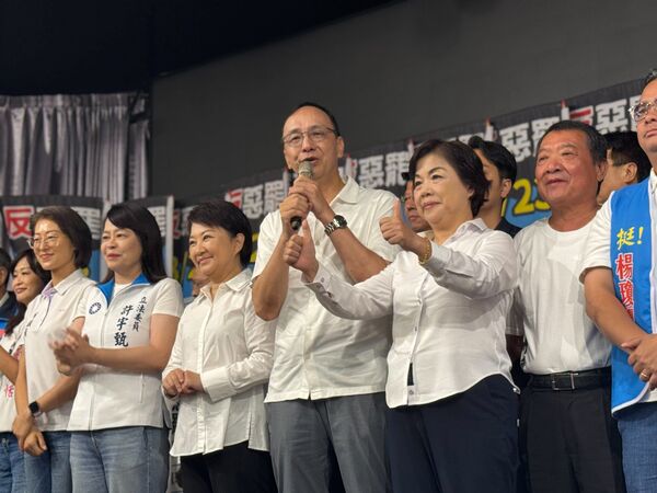 ▲朱立倫、盧秀燕今日同台替楊瓊瓔反罷免。（圖／國民黨提供）