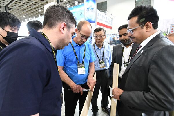 ▲WOOD TAIWAN不僅是整合木材加工與家具製造完整供應鏈的展示平台，更是參展企業拓展國際市場、掌握全球商機的最佳契機。(圖／貿協提供)