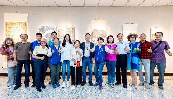 ▲振聲校友《洄游III》藝術聯展開幕