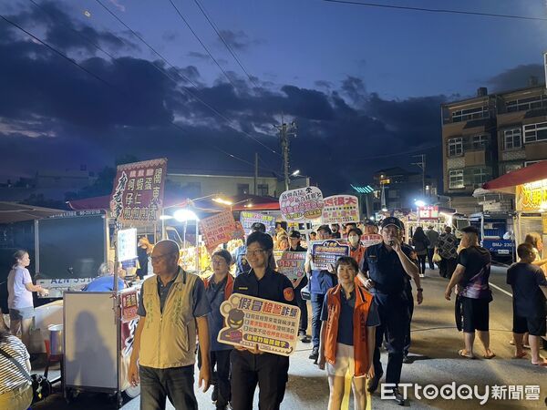 ▲▼   「朴子分局暑期青春專案宣導活動 多元宣導凝聚社區力量」  。（圖／朴子分局提供）