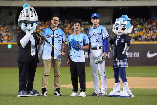 ▲▼楊勇緯開球。（圖／富邦悍將提供）