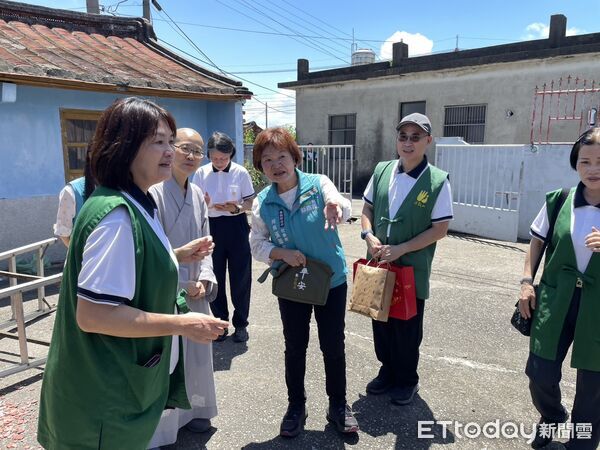 ▲▼    嘉義縣社福中心攜手公益團體助弱勢家庭  。（圖／嘉義縣政府提供）