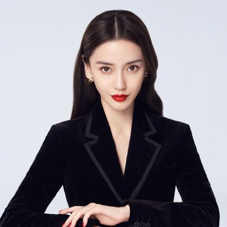 ▲▼黑男辣妻14歲舊照曝光「撞臉Angelababy」。（圖／翻攝自微博／angelababy）