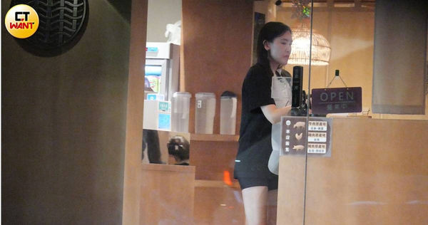 娛樂報報／林志穎妻偕友嗑鍋露美腿任人「噴」　續攤30分便冒雨趕回家當賢妻