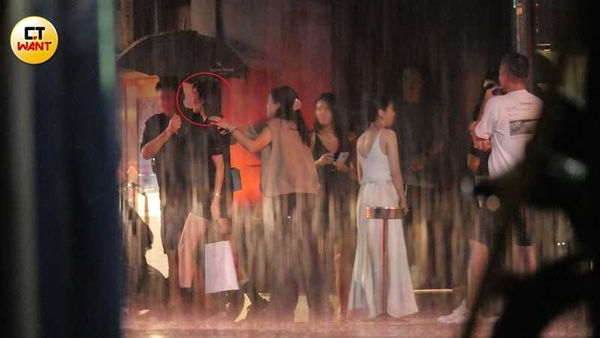 娛樂報報／林志穎妻偕友嗑鍋露美腿任人「噴」　續攤30分便冒雨趕回家當賢妻