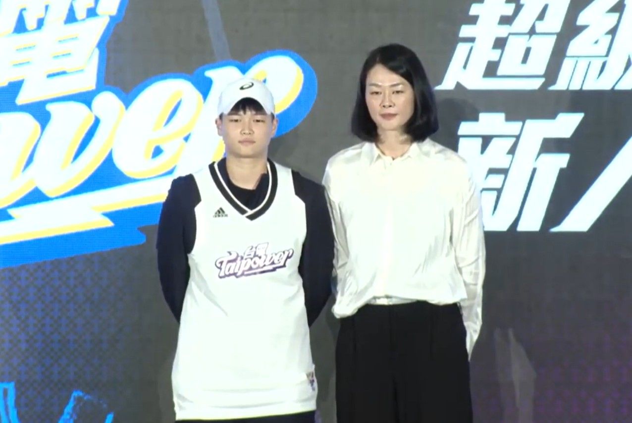▲▼第23屆SBL選秀狀元余祥平；WSBL選秀狀元丁芷容             。（圖／翻攝自YouTube／中華民國籃球協會）