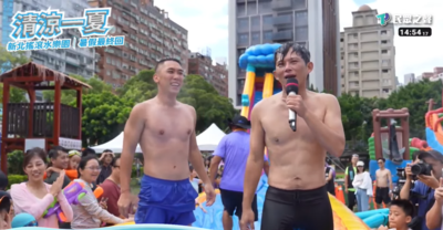 脫了!黃國昌玩水大秀六塊肌 小草洗版讚:50歲有這身材太離譜