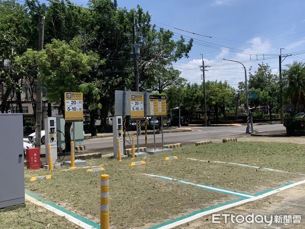 ▲台南市政府推動「區區有充電站」計畫，第2批9處16席充電格位18日正式啟用。（記者林東良翻攝，下同）