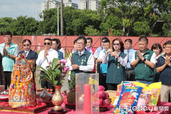 ▲台南市善化區「興華市地重劃工程」18日舉行動工典禮，市長黃偉哲主持，地方民代共同見證。（記者林東良翻攝，下同）