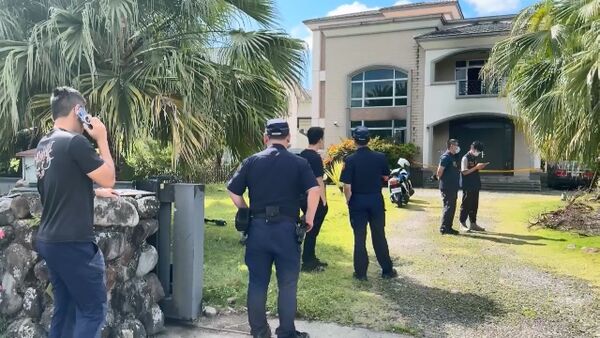 ▲▼消防人員勘驗農舍火場。（圖／民眾提供，下同）