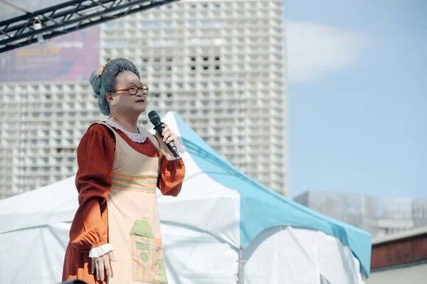 ▲水果奶奶驚喜現身華山，參加第二屆「口袋影展」。（圖／小公視提供）