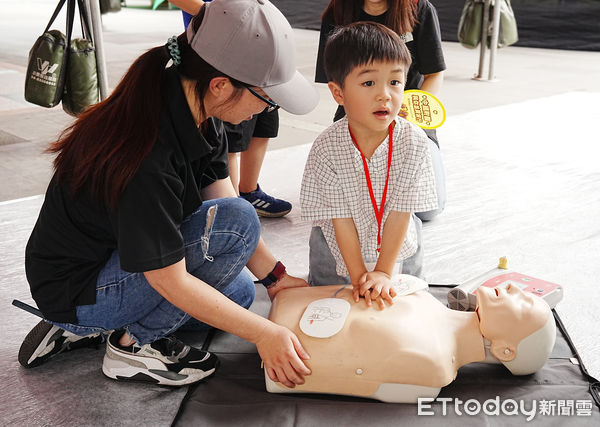 ▲「防災韌性親子體驗營」活動團隊合影，象徵攜手強化家庭與社區防災力。（圖／記者游瓊華翻攝）