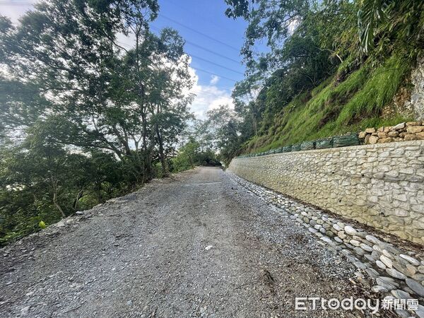 ▲▼佐倉步道依山勢而上，可欣賞奇萊平原、花東縱谷與太平洋的壯麗景致。（圖／花蓮分署提供，下同）