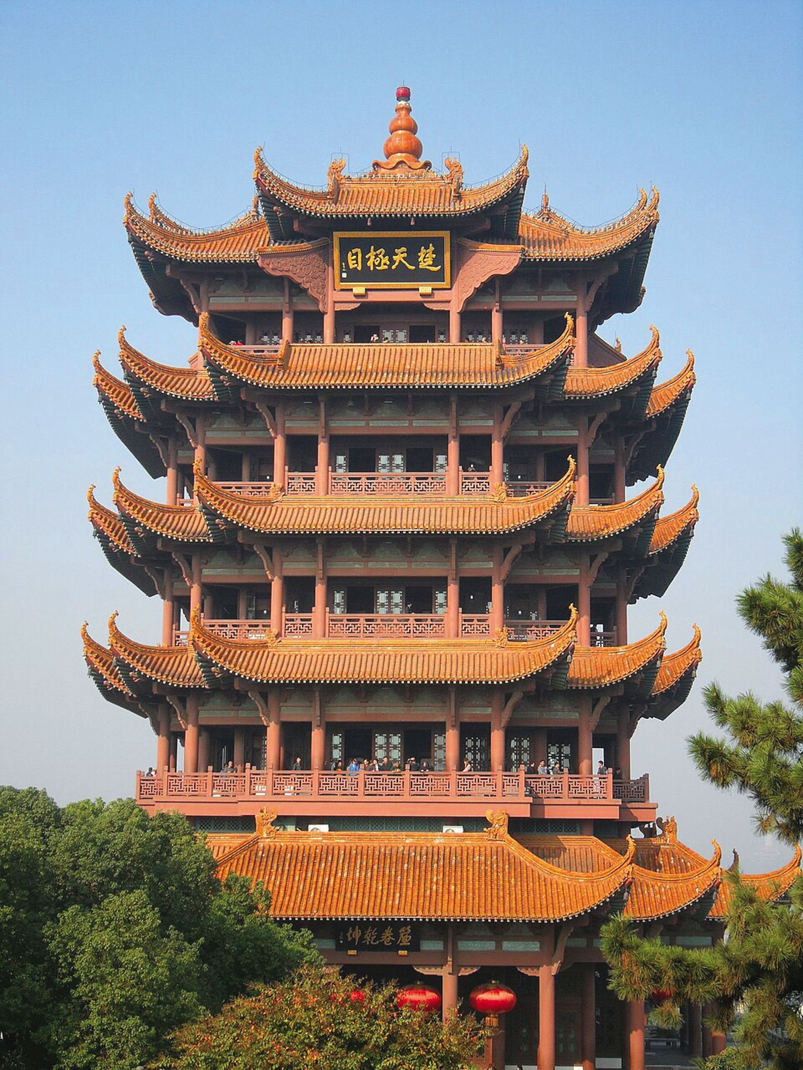 犯罪集團首腦名字很特別，跟古詩詞提到的建築物黃鶴樓（圖）一模一樣。（維基百科MonsieurRoi）