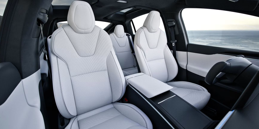 ▲小改款新Model X、Model S預計8月底登台，準備交車。（圖／翻攝自特斯拉）