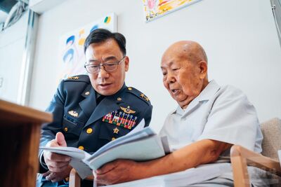 親筆撰寫抗戰血淚回憶錄 99歲前陸軍上校秦明德呼籲珍惜和平