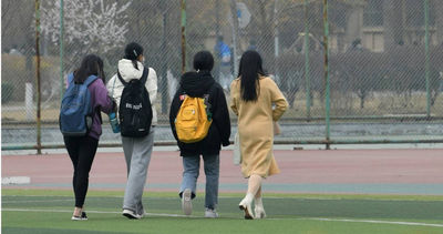大學認直屬得繳1100？她嘆「用錢買人際關係」　過來人：不用鳥